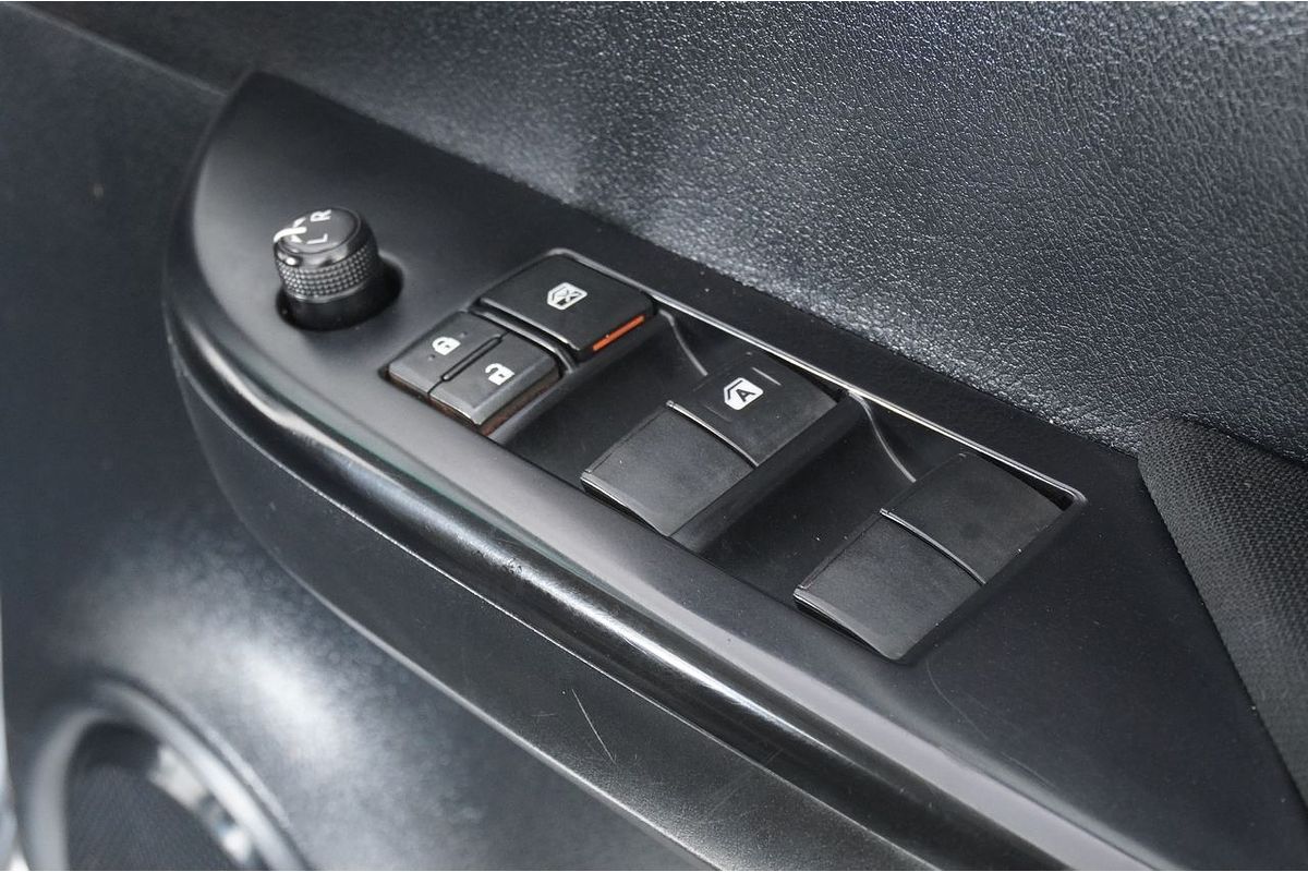 2021 Toyota HILUX SR (4x4) GUN126R FACELIFT 4X4