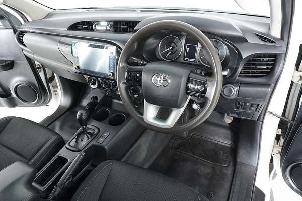 2021 Toyota HILUX SR (4x4) GUN126R FACELIFT 4X4