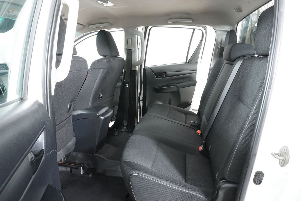 2021 Toyota HILUX SR (4x4) GUN126R FACELIFT 4X4