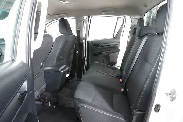 2021 Toyota HILUX SR (4x4) GUN126R FACELIFT 4X4