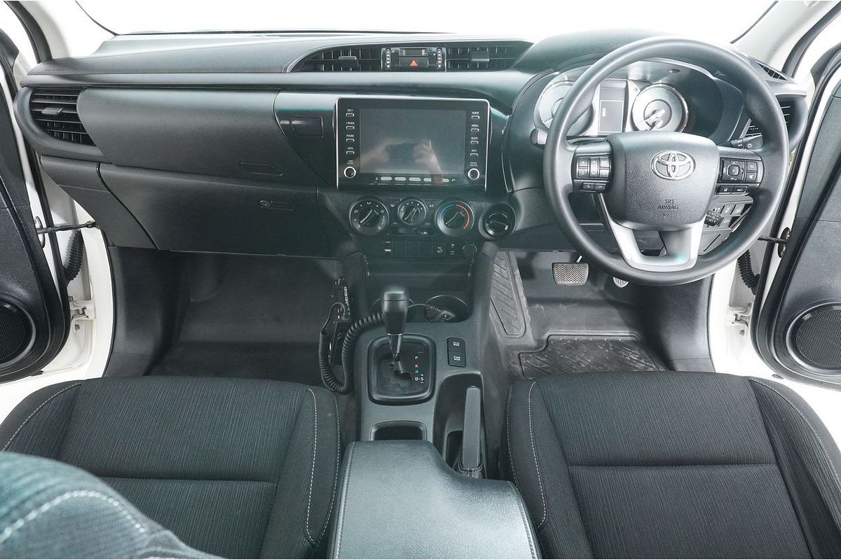 2020 Toyota HILUX SR (4x4) GUN126R FACELIFT 4X4