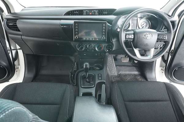 2020 Toyota HILUX SR (4x4) GUN126R FACELIFT 4X4