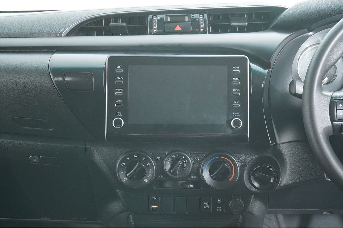 2020 Toyota HILUX SR (4x4) GUN126R FACELIFT 4X4