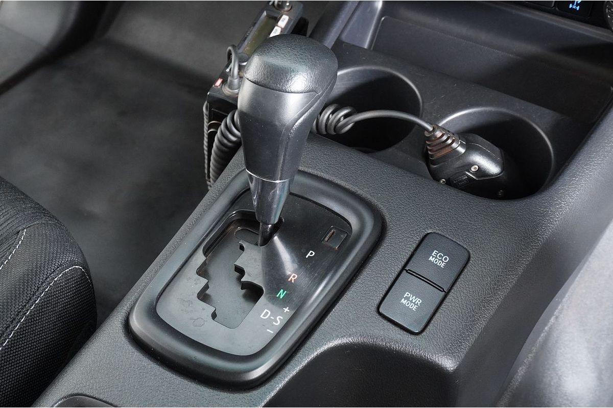 2020 Toyota HILUX SR (4x4) GUN126R FACELIFT 4X4