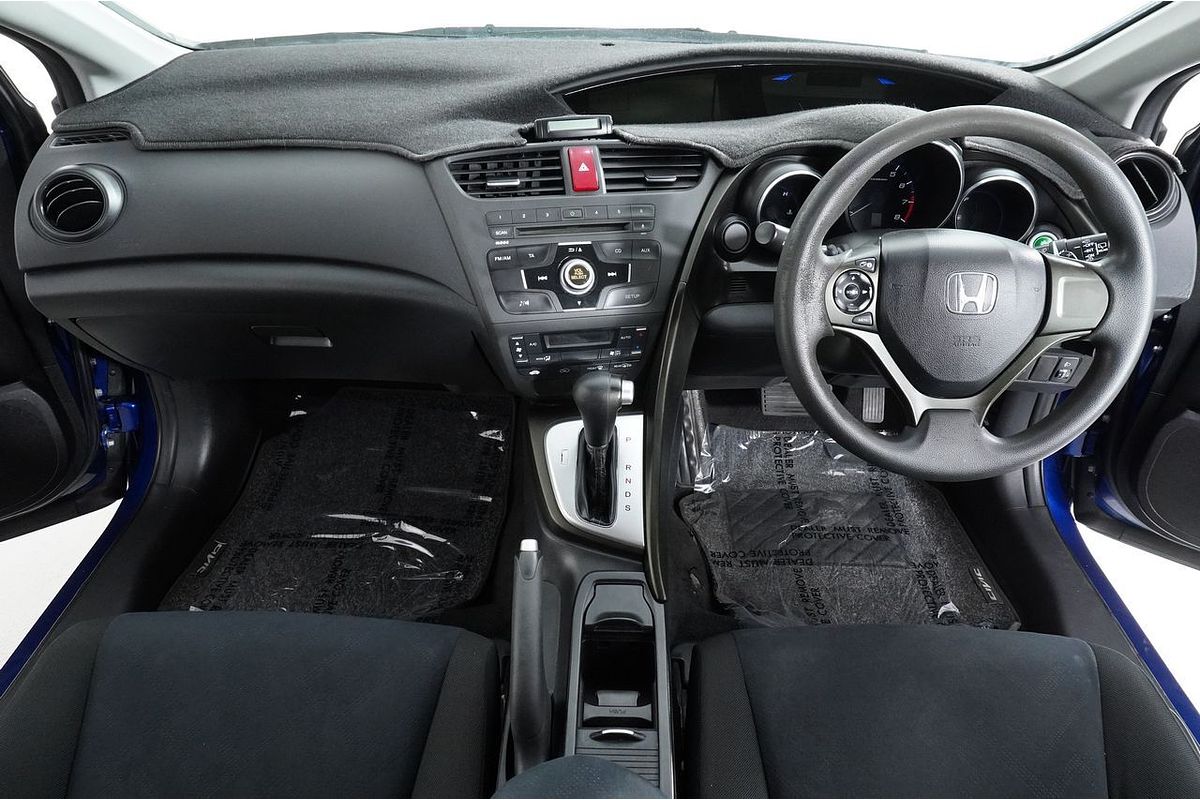Vehicle photo 9