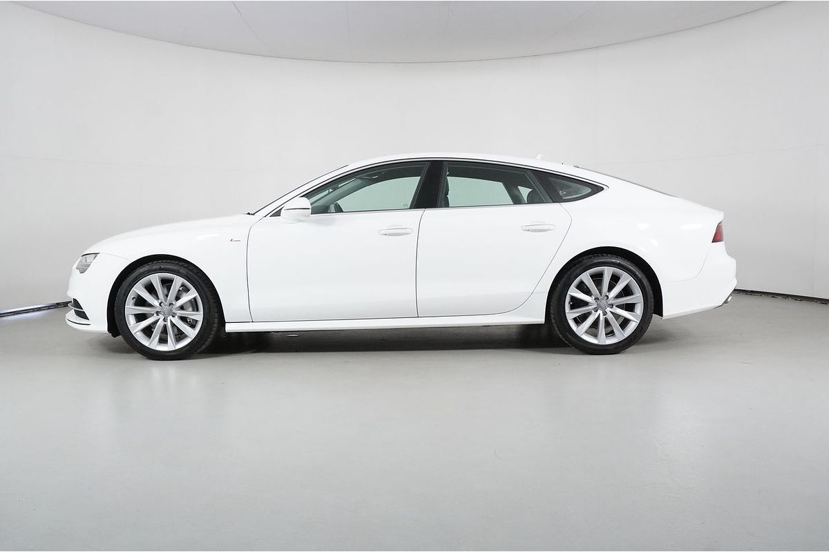 Vehicle photo 4