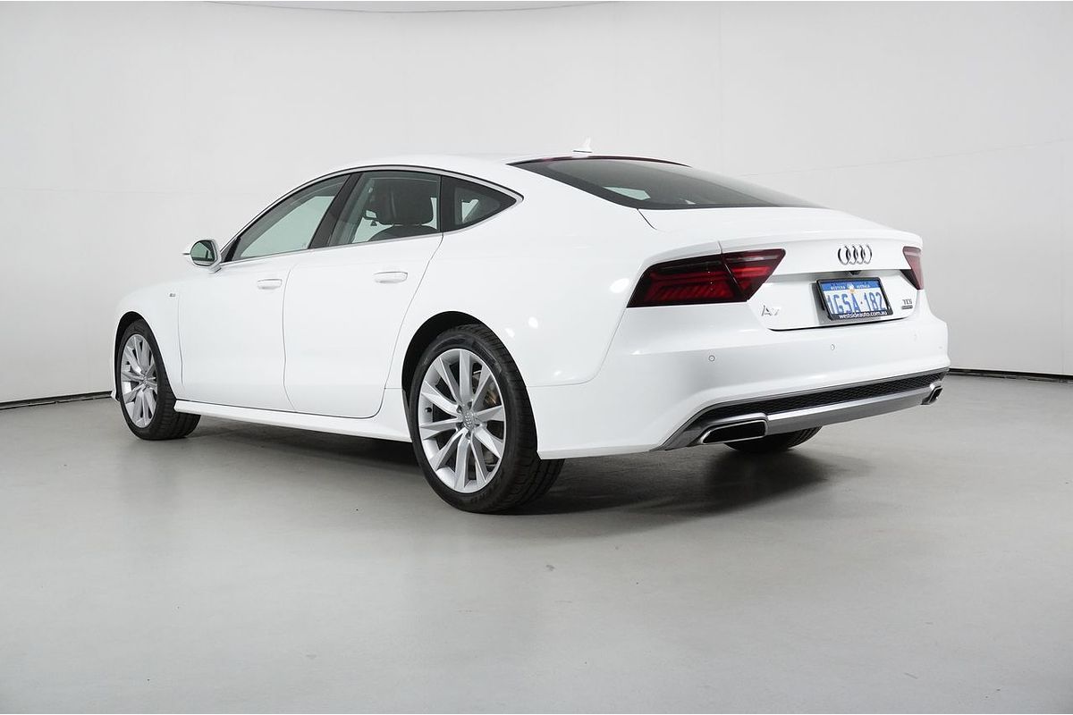 Vehicle photo 5
