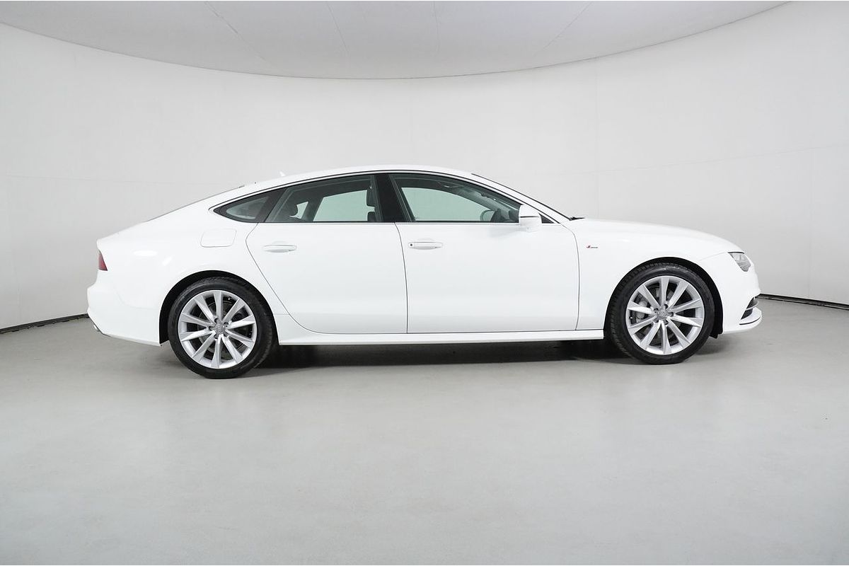 Vehicle photo 8