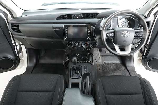 2020 Toyota HILUX SR (4x4) GUN126R FACELIFT 4X4