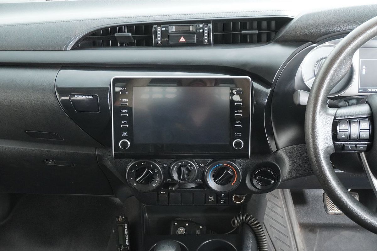 2020 Toyota HILUX SR (4x4) GUN126R FACELIFT 4X4