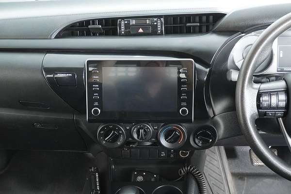 2020 Toyota HILUX SR (4x4) GUN126R FACELIFT 4X4