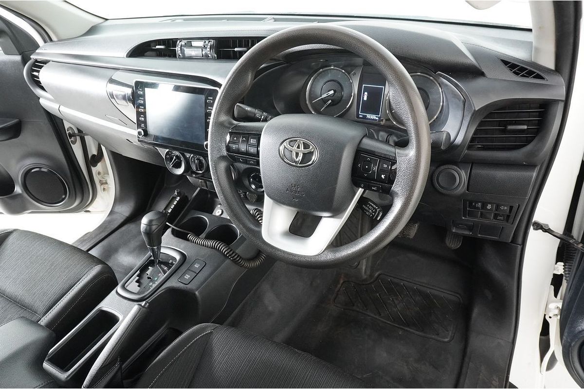 2020 Toyota HILUX SR (4x4) GUN126R FACELIFT 4X4