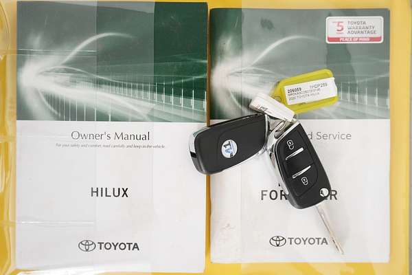 2020 Toyota HILUX SR (4x4) GUN126R FACELIFT 4X4