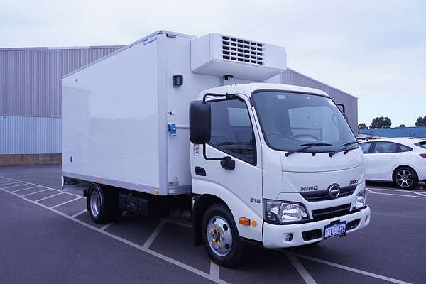 2020 Hino 616 3 PALLET REFRIGERATED/FREEZER IFS
