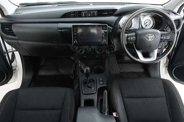 2020 Toyota HILUX SR (4x4) GUN126R FACELIFT 4X4