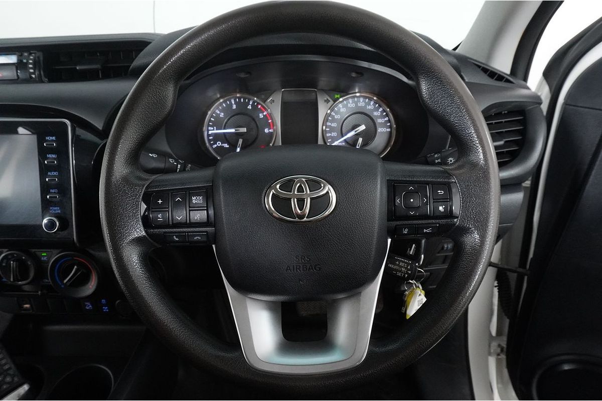 2020 Toyota HILUX SR (4x4) GUN126R FACELIFT 4X4