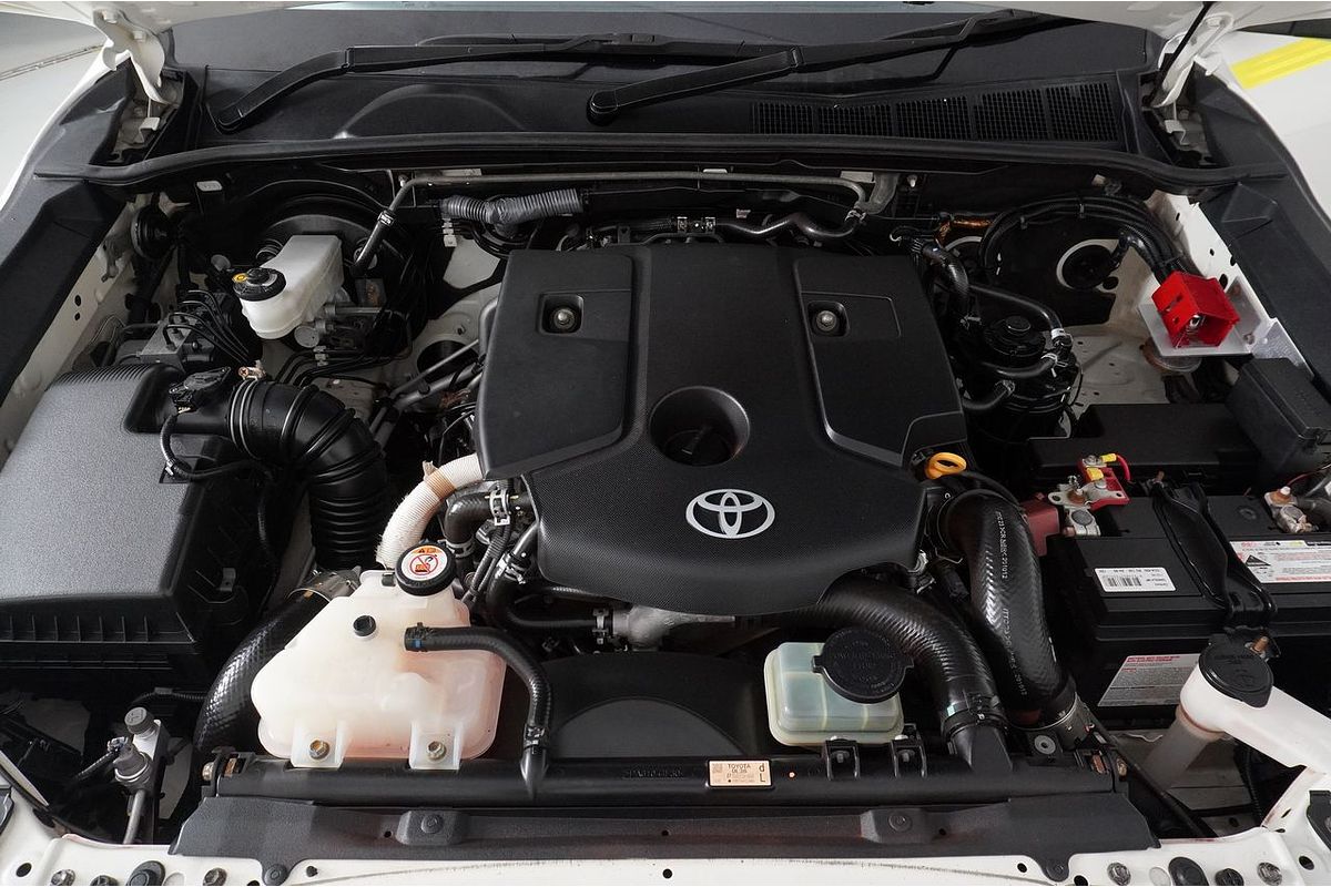 2020 Toyota HILUX SR (4x4) GUN126R FACELIFT 4X4