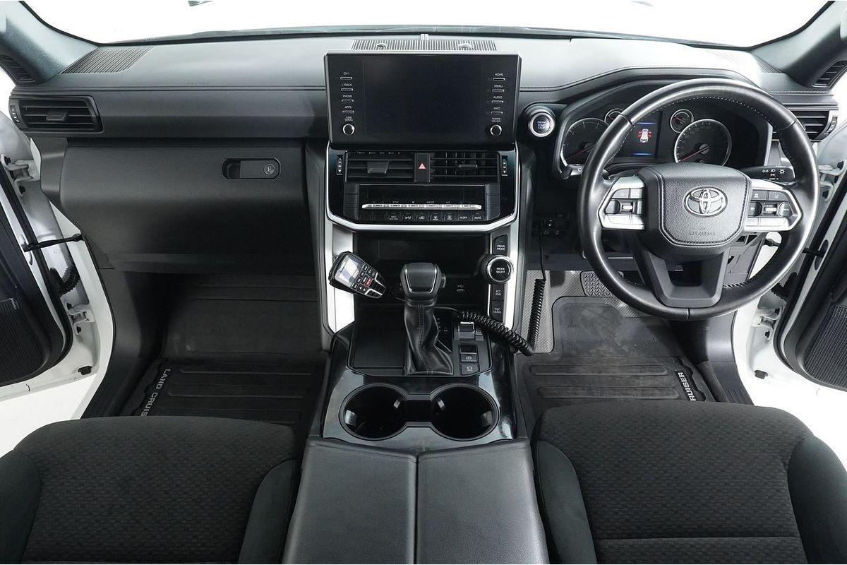 Vehicle photo 9