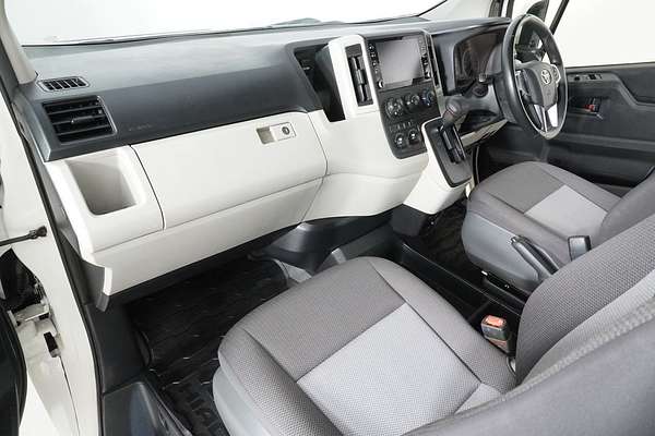 2021 Toyota Hiace Commuter GDH322R