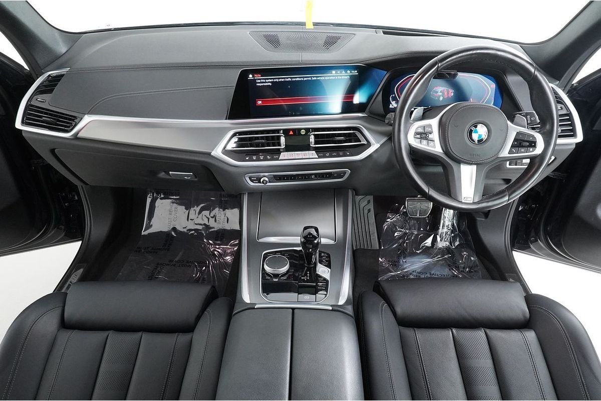 Vehicle photo 9