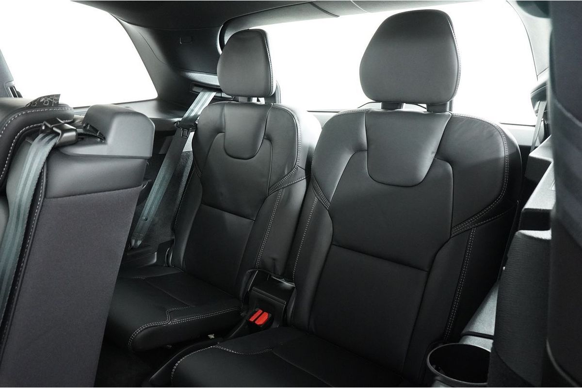 2022 Volvo XC90 B6 R-DESIGN MHEV 256 MY22
