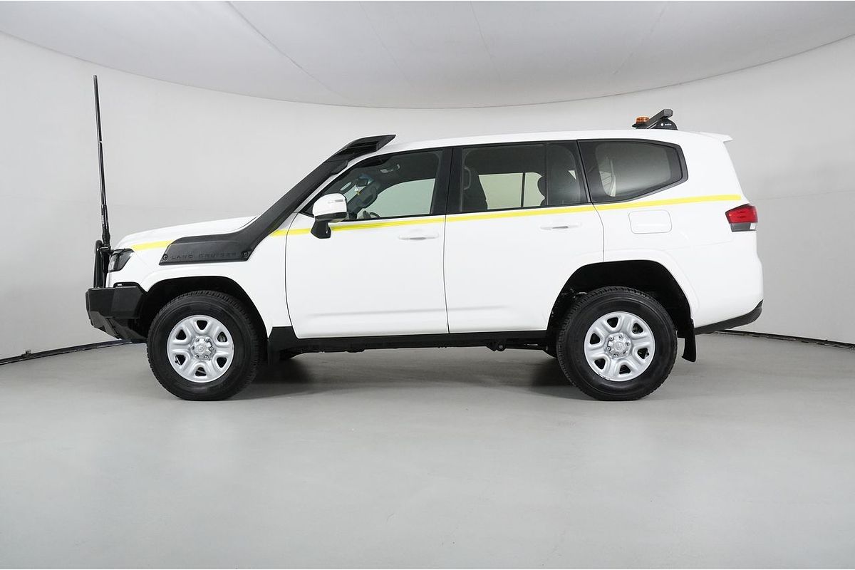 2023 Toyota Landcruiser GX FJA300R