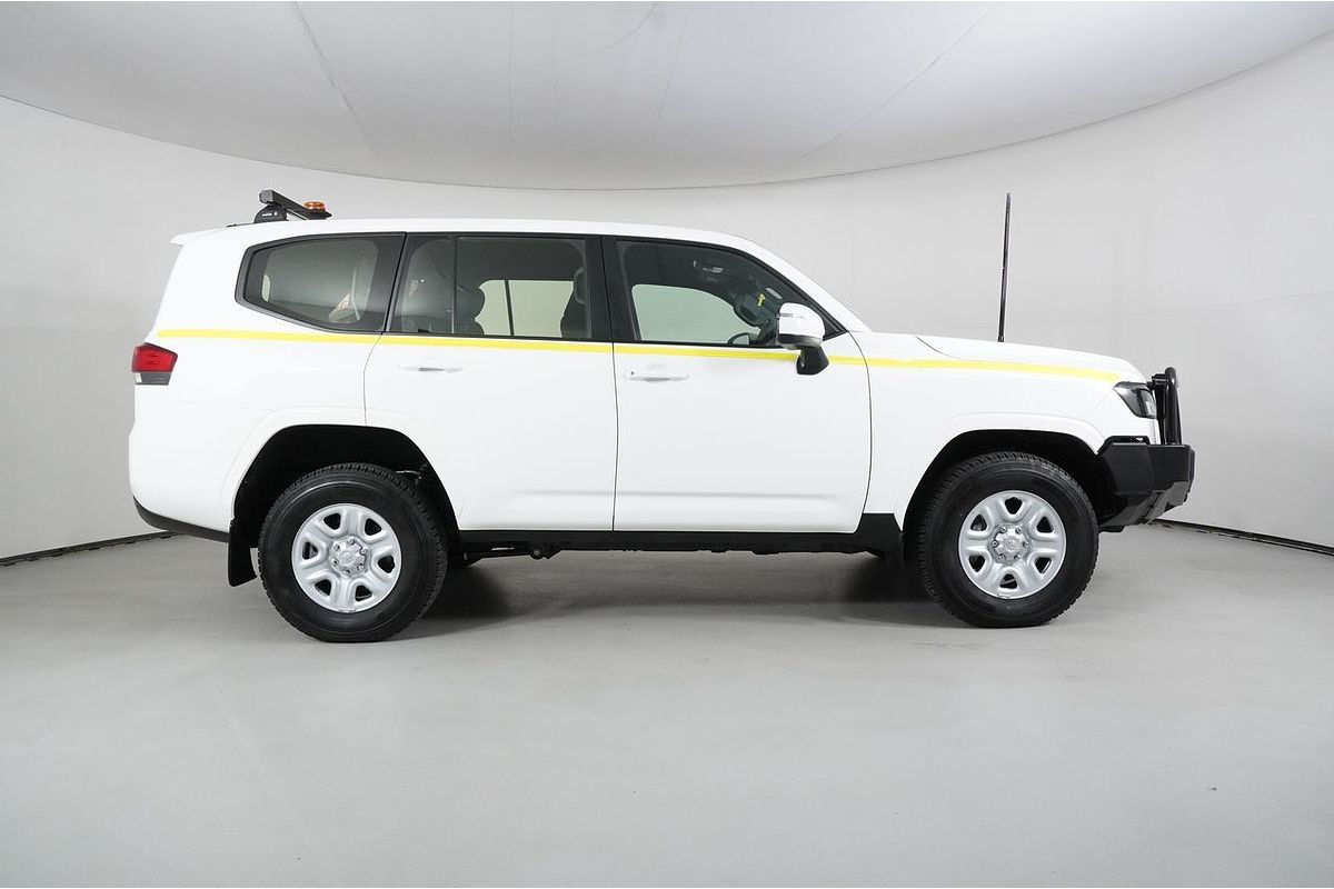 2023 Toyota Landcruiser GX FJA300R
