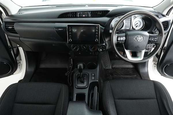 2020 Toyota HILUX SR (4x4) GUN126R FACELIFT 4X4