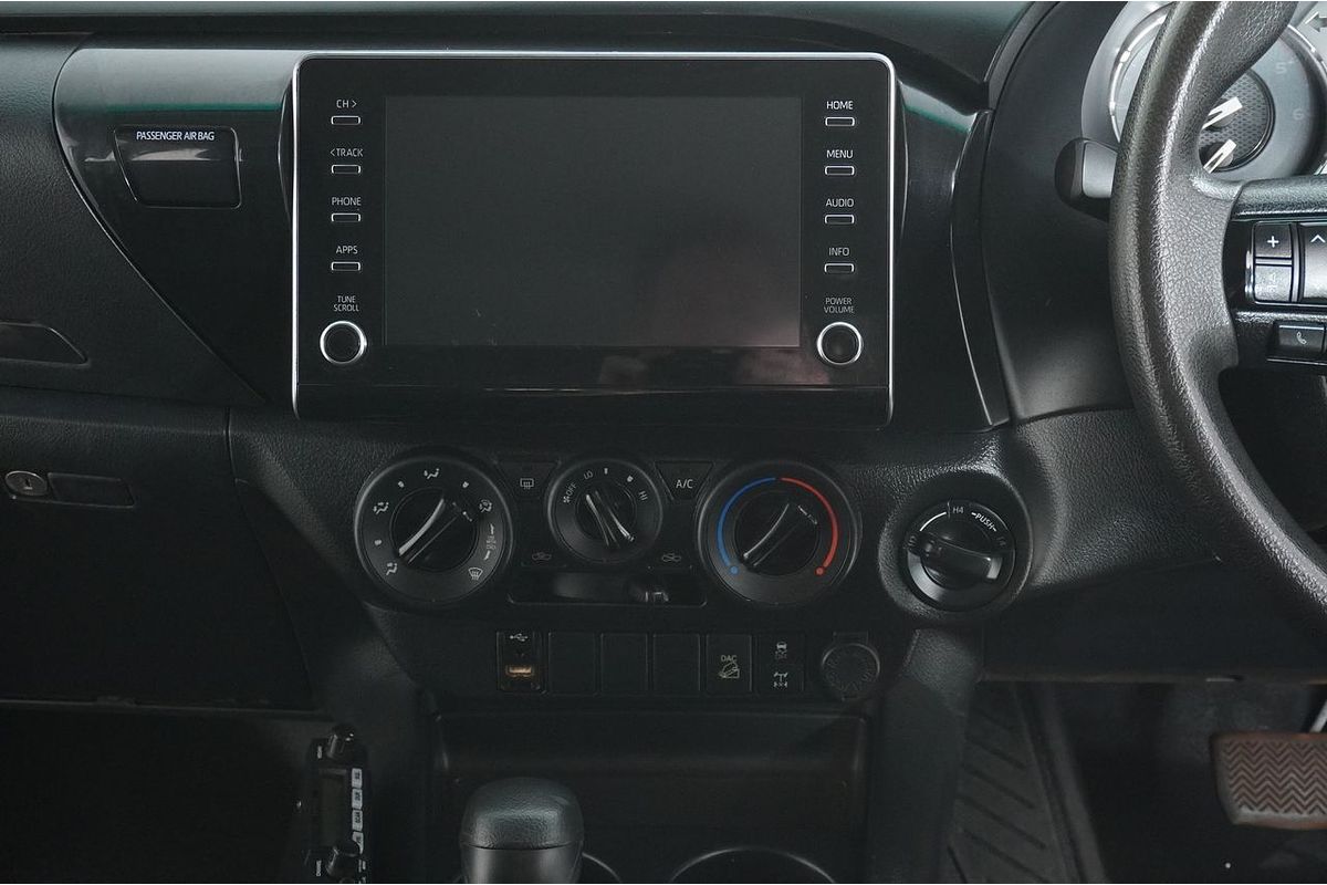 2020 Toyota HILUX SR (4x4) GUN126R FACELIFT 4X4