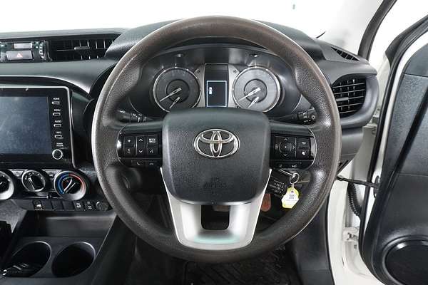 2020 Toyota HILUX SR (4x4) GUN126R FACELIFT 4X4
