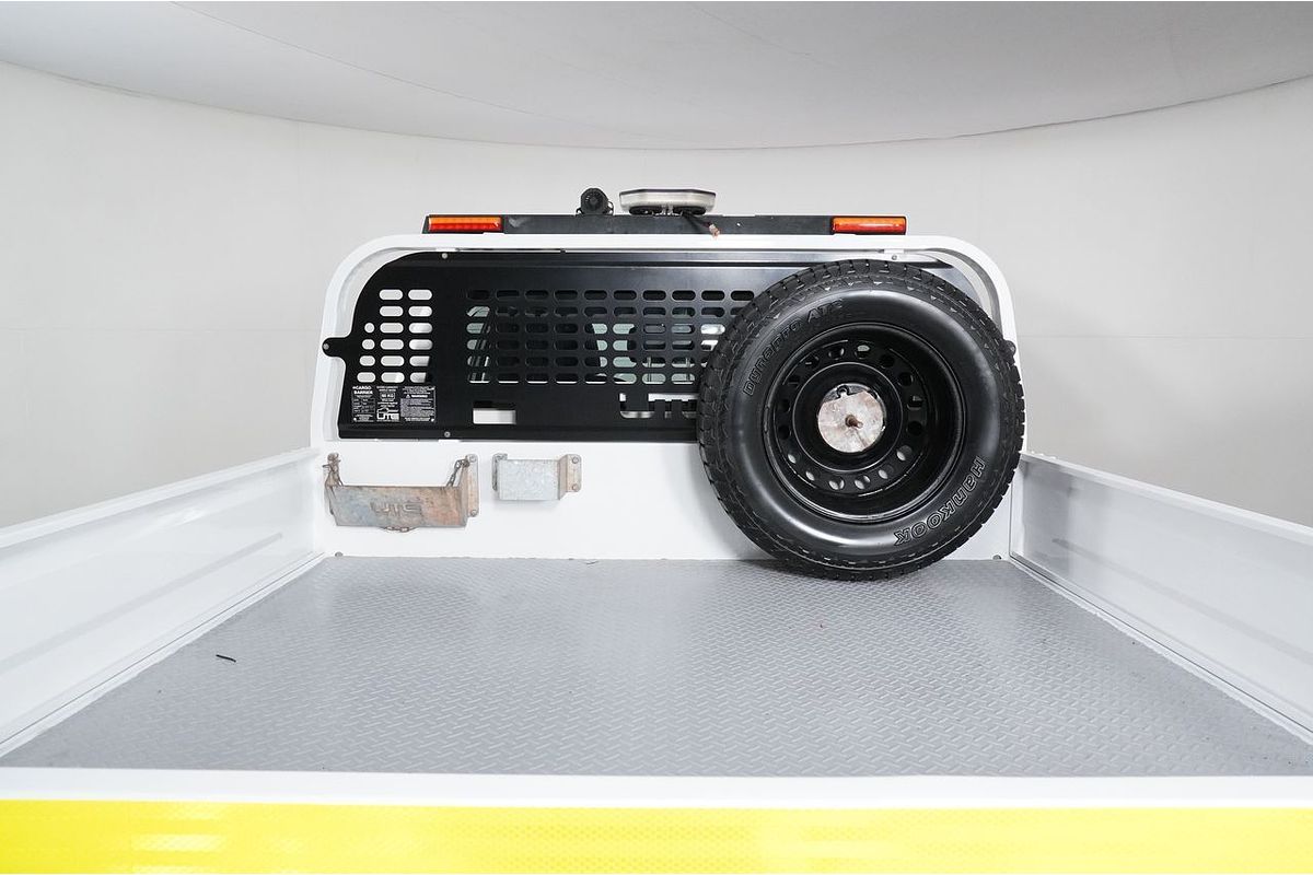 2020 Toyota HILUX SR (4x4) GUN126R FACELIFT 4X4