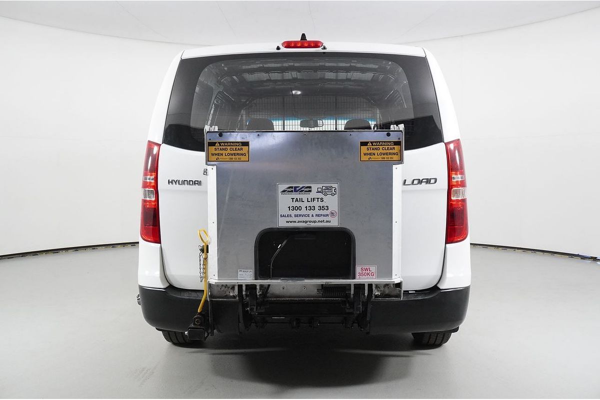 Vehicle photo 6