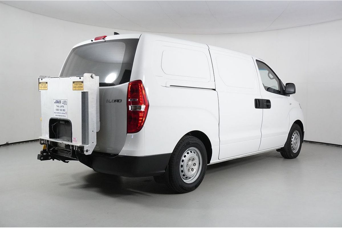 Vehicle photo 7