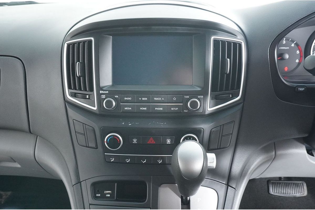 Vehicle photo 9