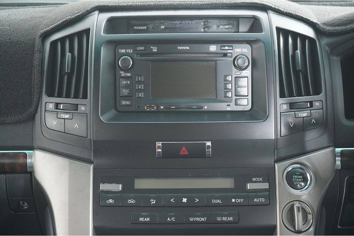 2011 Toyota Landcruiser VX UZJ200R