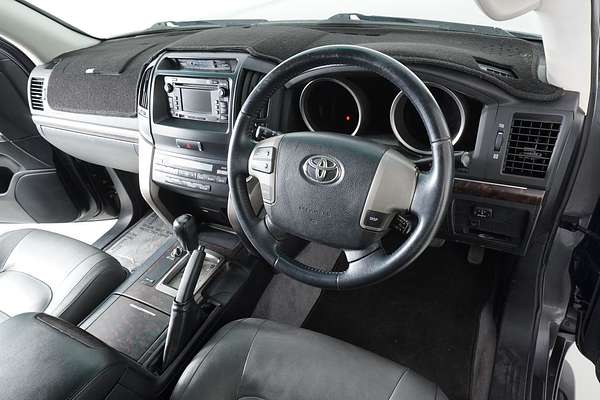 2011 Toyota Landcruiser VX UZJ200R