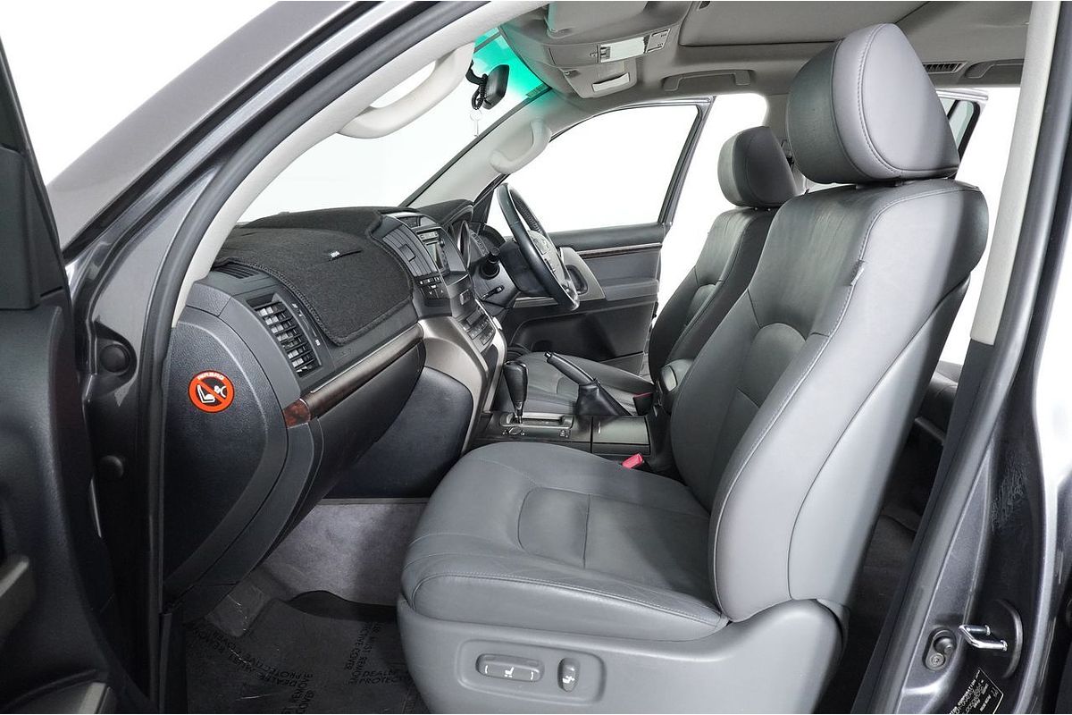 2011 Toyota Landcruiser VX UZJ200R