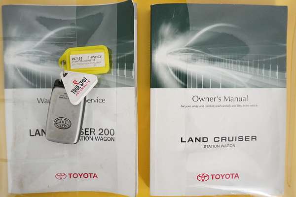 2011 Toyota Landcruiser VX UZJ200R