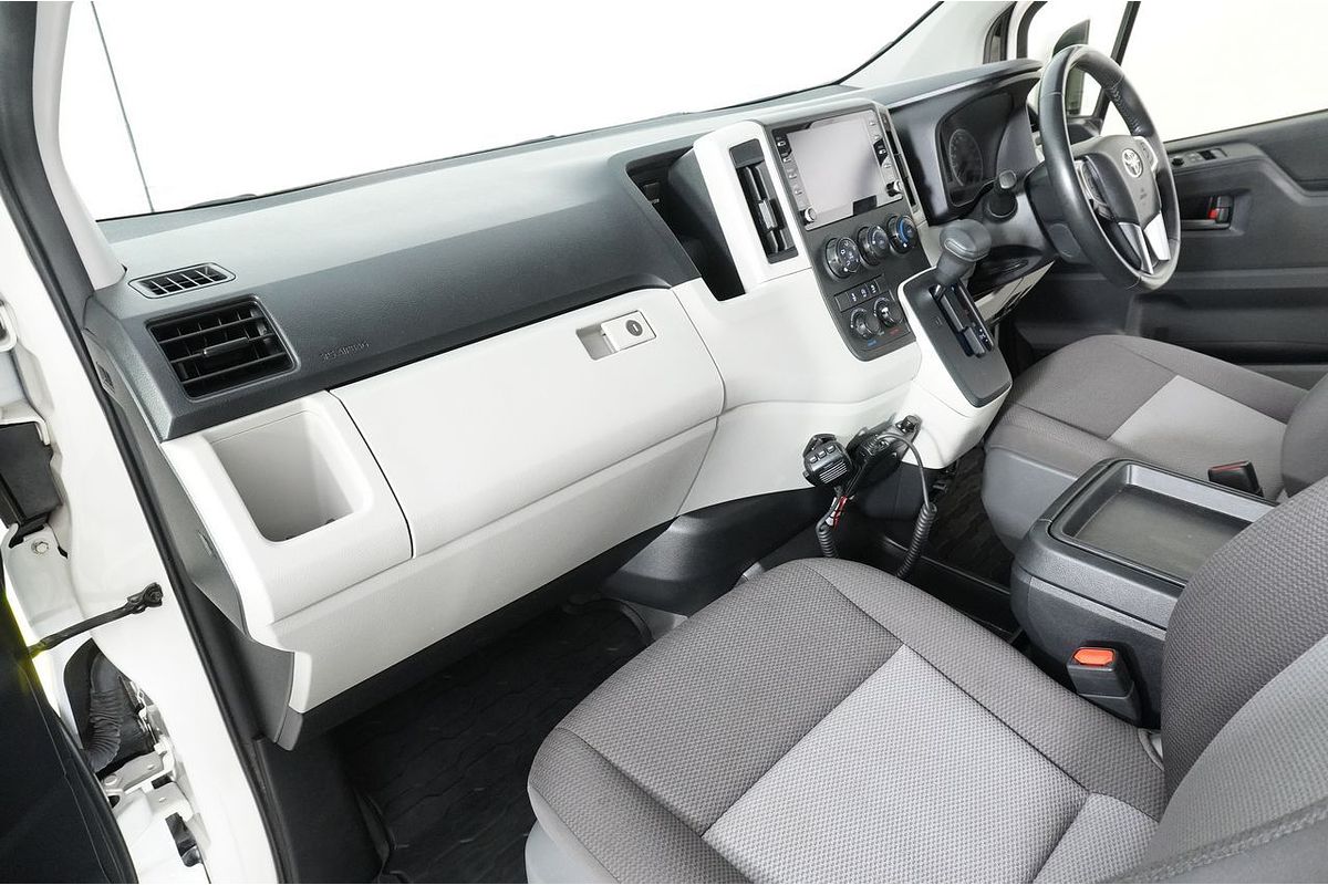 2022 Toyota Hiace SLWB COMMUTER (12 SEATS) GDH322R