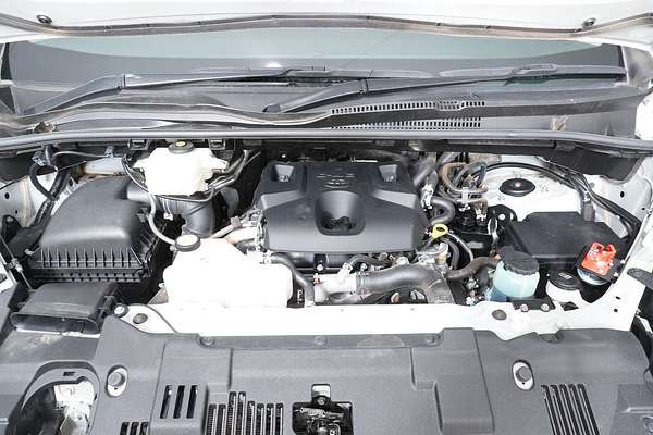 2022 Toyota Hiace SLWB COMMUTER (12 SEATS) GDH322R