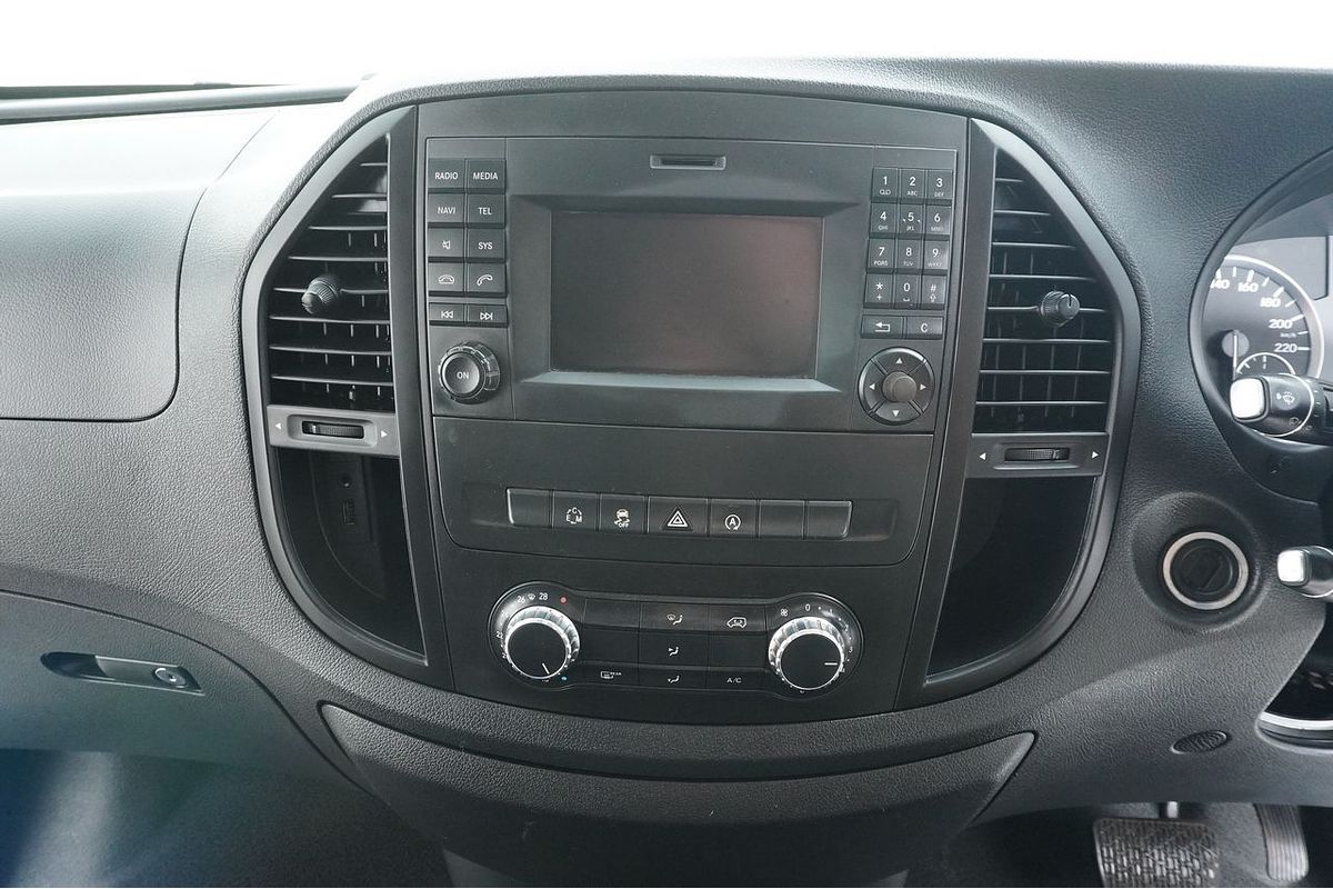 Vehicle photo 9