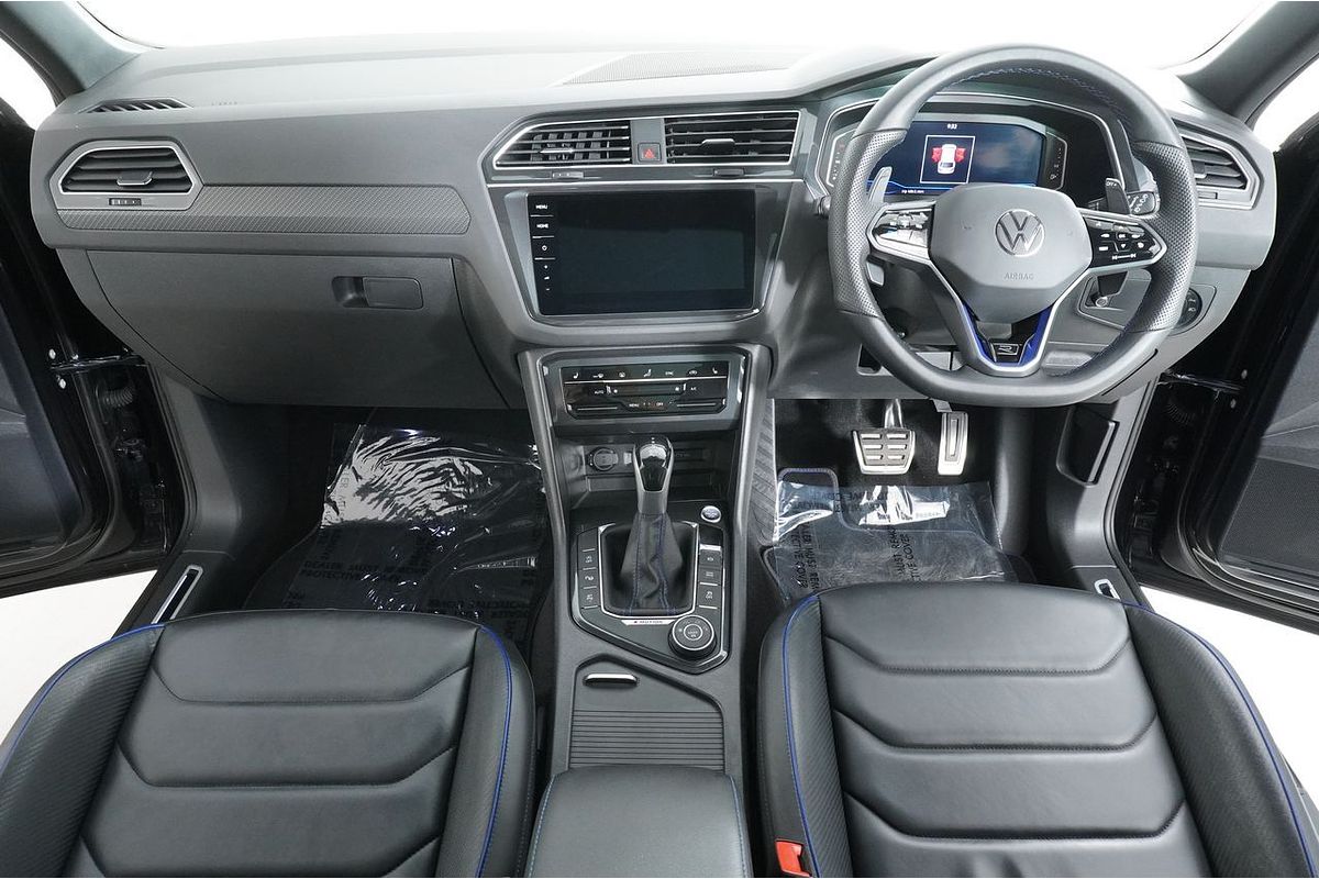 Vehicle photo 9