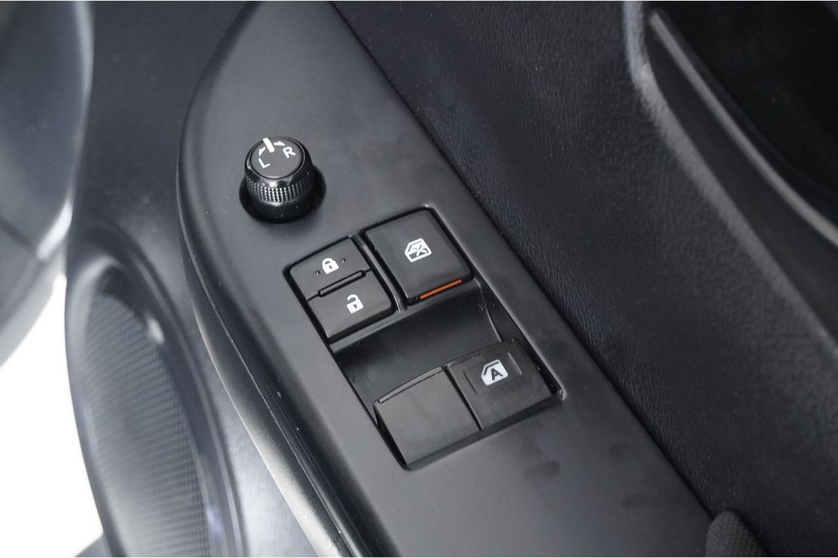 2018 Toyota Hilux SR GUN126R 4X4