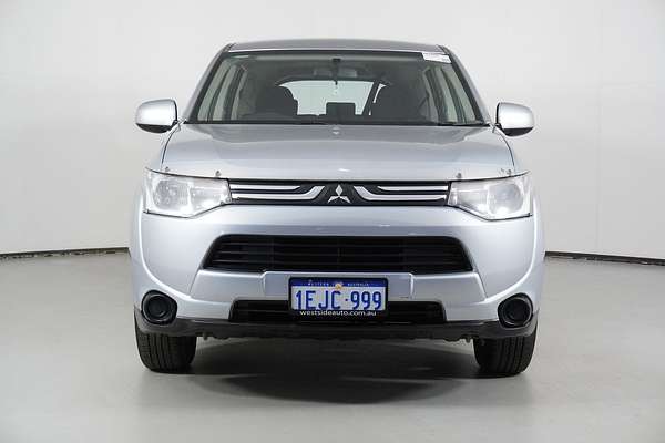 2013 Mitsubishi OUTLANDER ES (4x2) ZJ