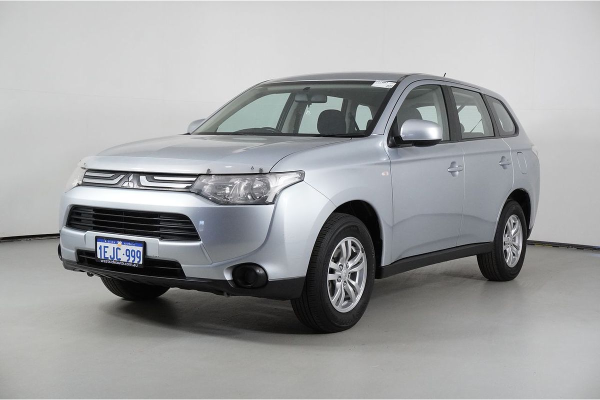 2013 Mitsubishi OUTLANDER ES (4x2) ZJ