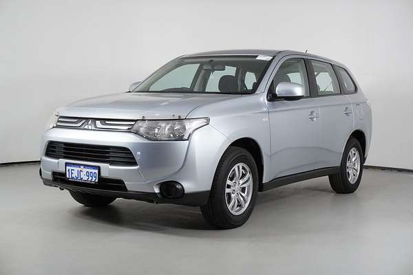 2013 Mitsubishi OUTLANDER ES (4x2) ZJ