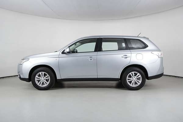 2013 Mitsubishi OUTLANDER ES (4x2) ZJ