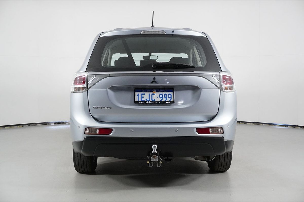 2013 Mitsubishi OUTLANDER ES (4x2) ZJ