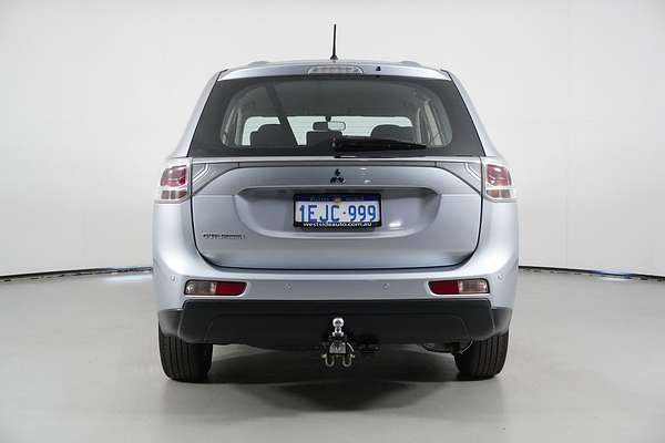 2013 Mitsubishi OUTLANDER ES (4x2) ZJ