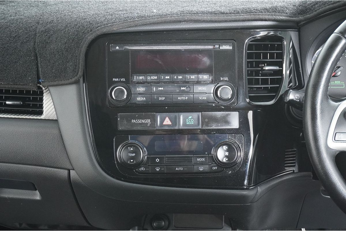2013 Mitsubishi OUTLANDER ES (4x2) ZJ